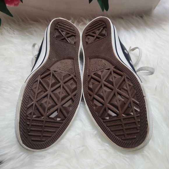 Black Leather Low Top Converse Shoes - Picture 4 of 7